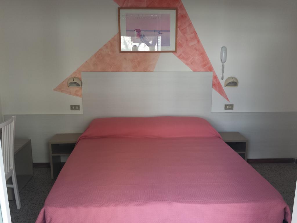 רימיני Alevon Hotel מראה חיצוני תמונה