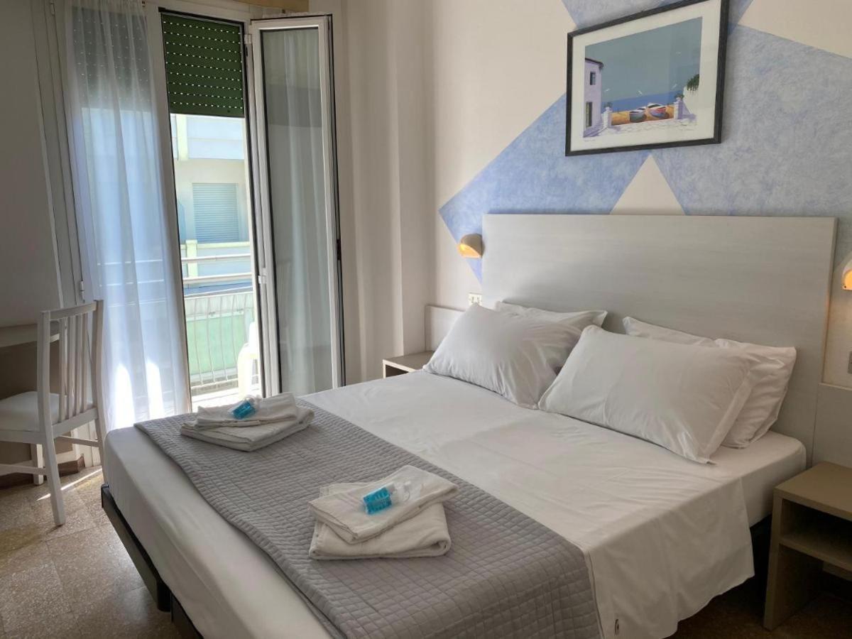 רימיני Alevon Hotel מראה חיצוני תמונה