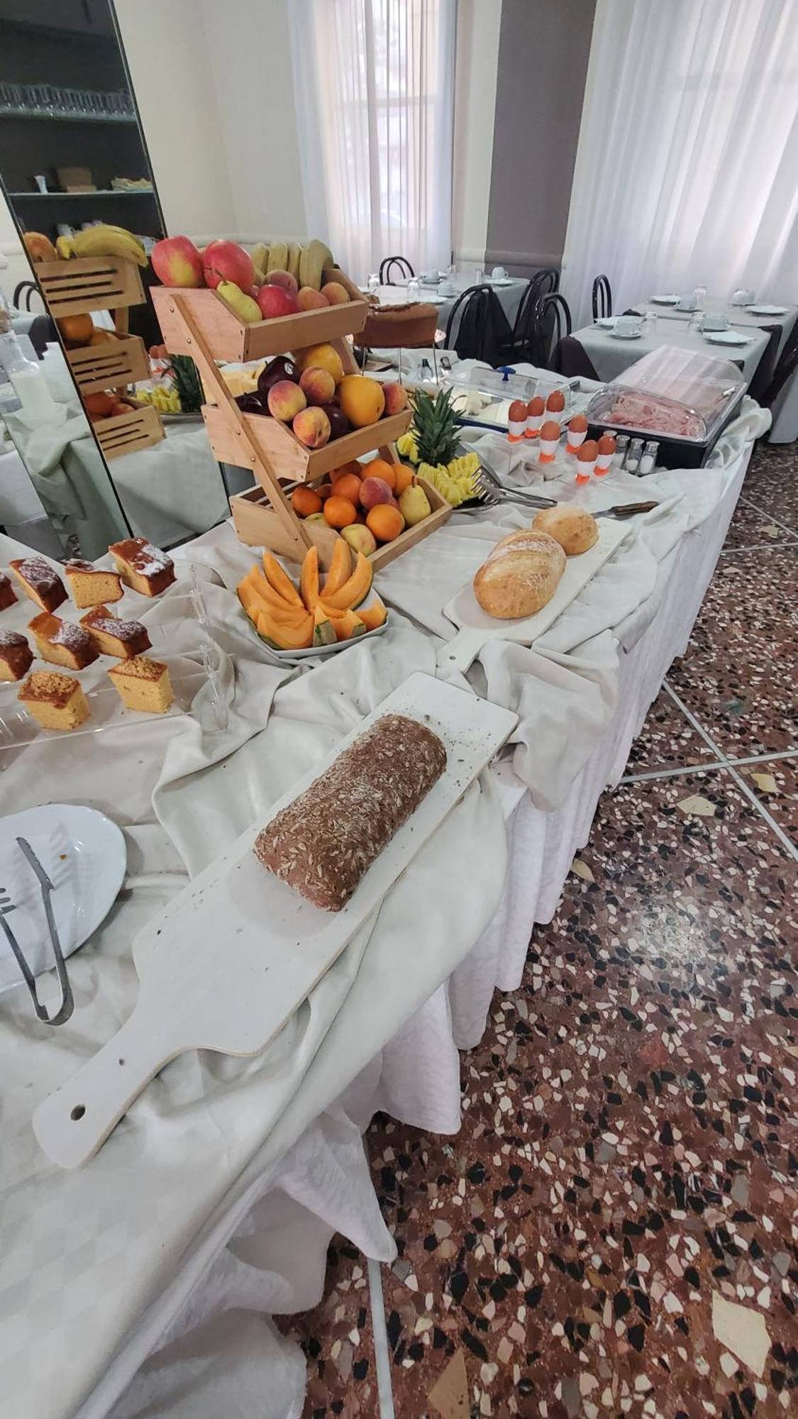 רימיני Alevon Hotel מראה חיצוני תמונה