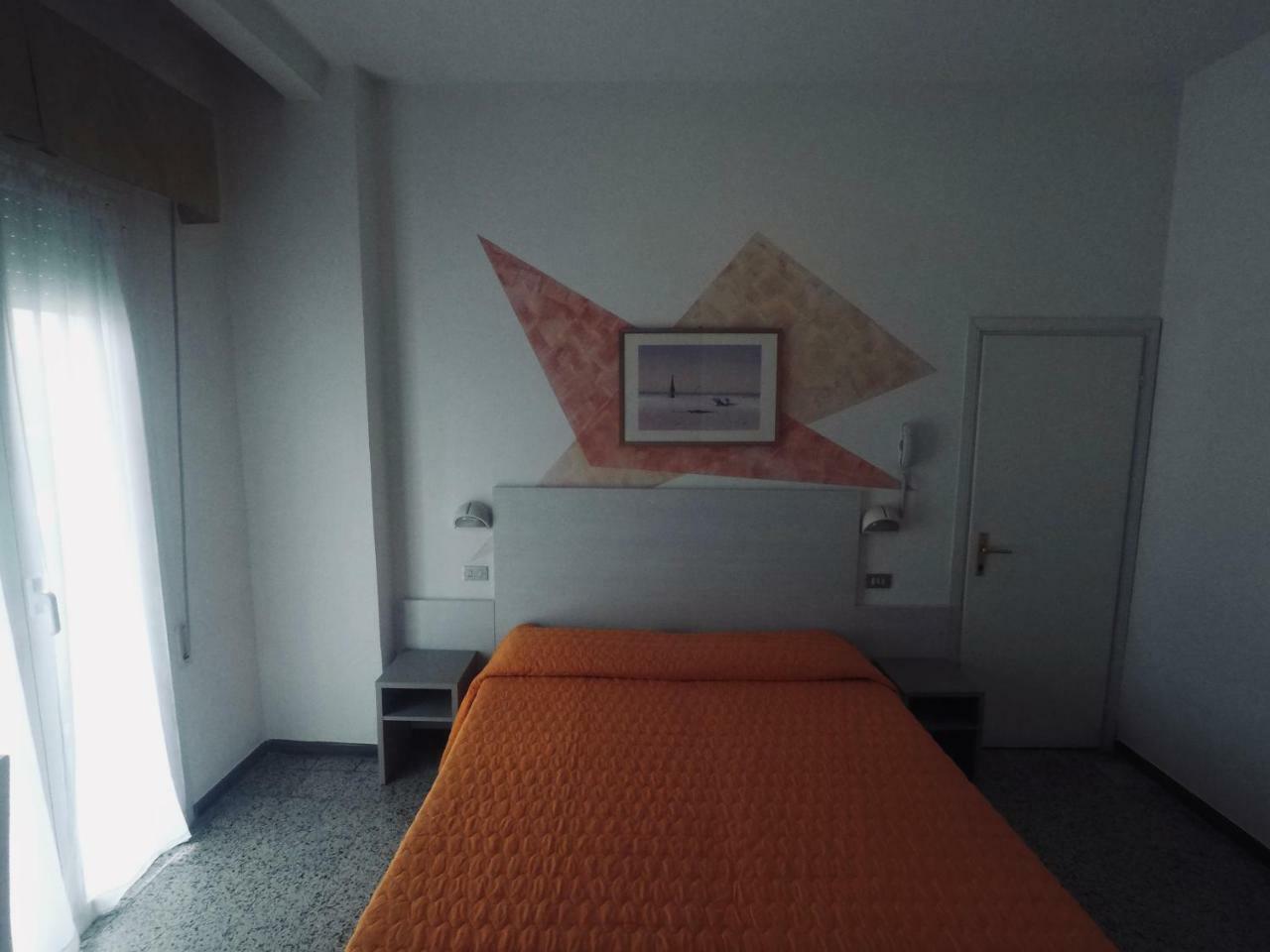 רימיני Alevon Hotel מראה חיצוני תמונה