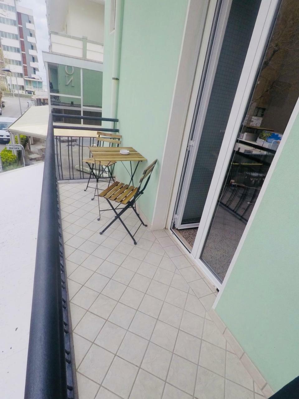 רימיני Alevon Hotel מראה חיצוני תמונה