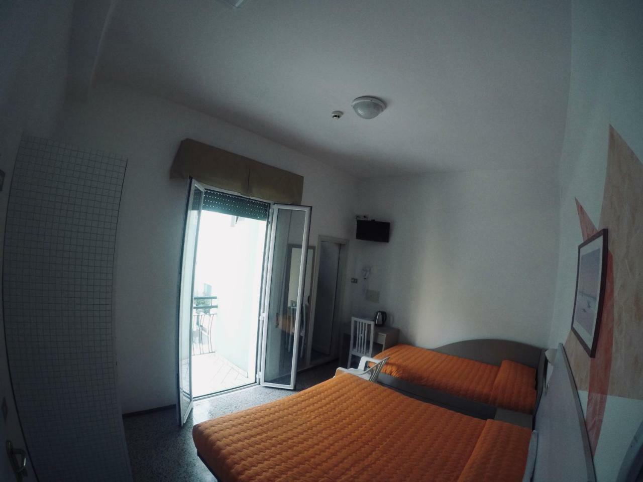 רימיני Alevon Hotel מראה חיצוני תמונה