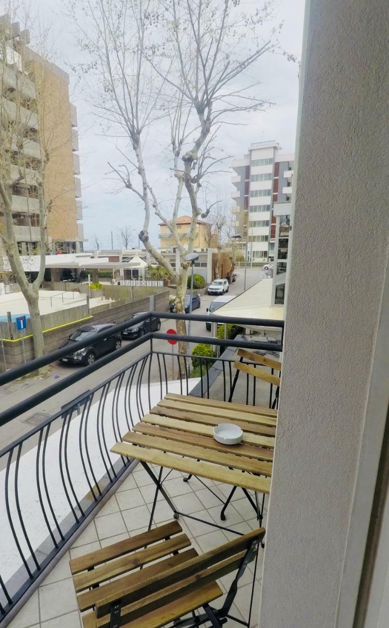 רימיני Alevon Hotel מראה חיצוני תמונה