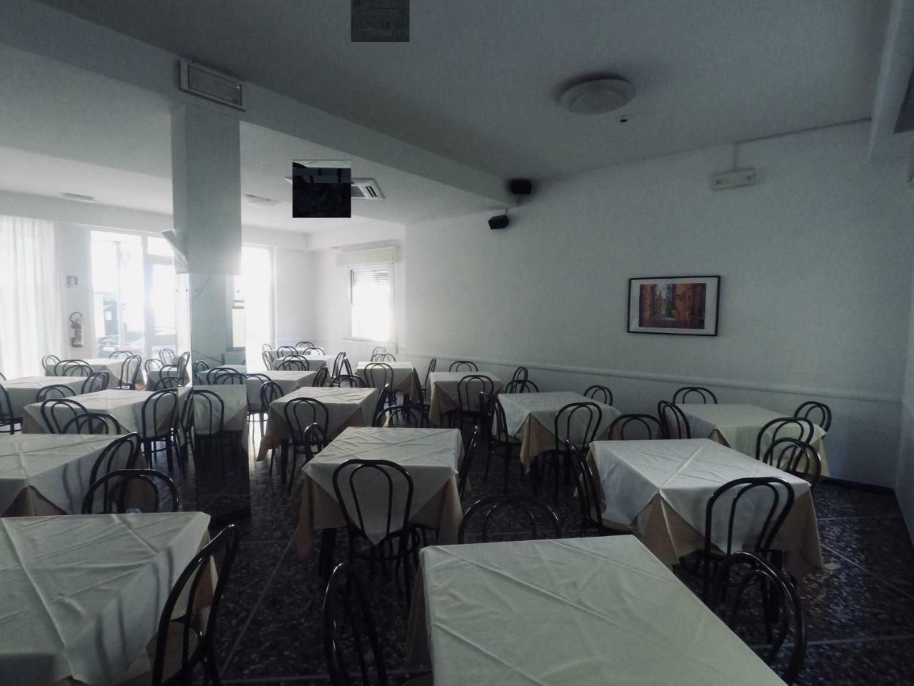 רימיני Alevon Hotel מראה חיצוני תמונה