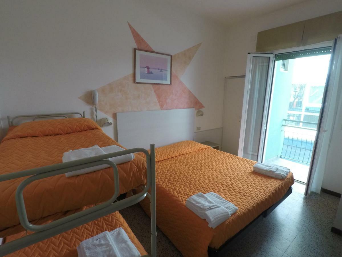 רימיני Alevon Hotel מראה חיצוני תמונה