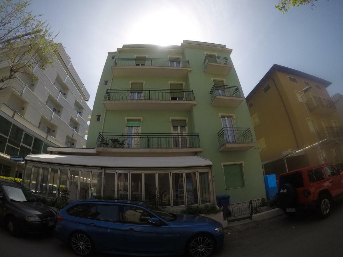 רימיני Alevon Hotel מראה חיצוני תמונה